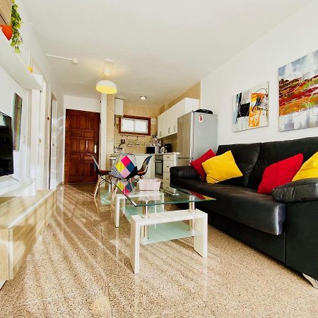 Orange And White Apartment In Yumbo San Bartolomé エクステリア 写真