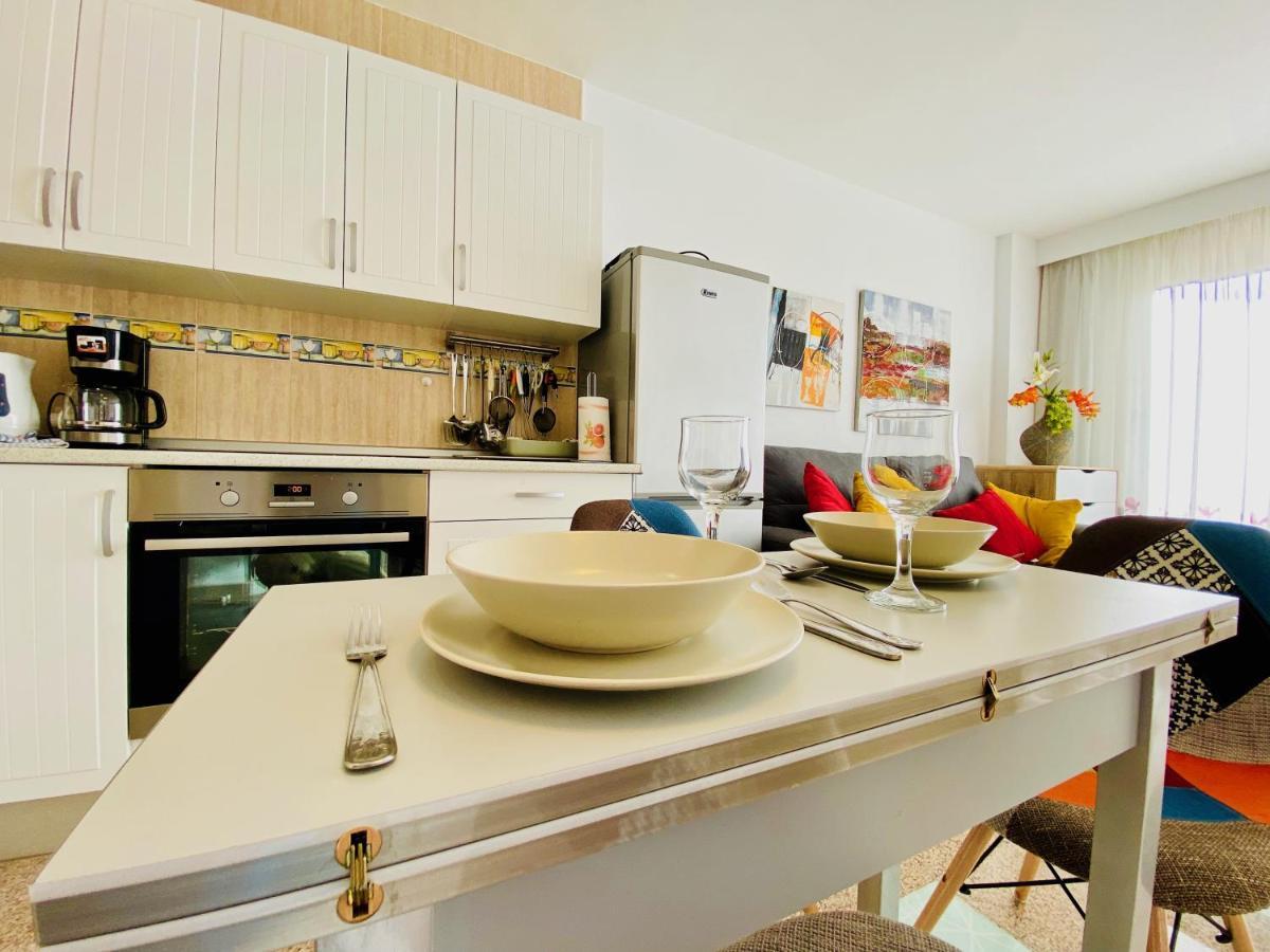 Orange And White Apartment In Yumbo San Bartolomé エクステリア 写真