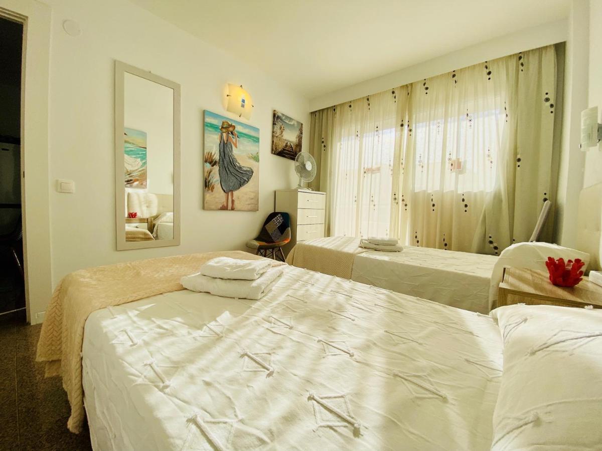 Orange And White Apartment In Yumbo San Bartolomé エクステリア 写真