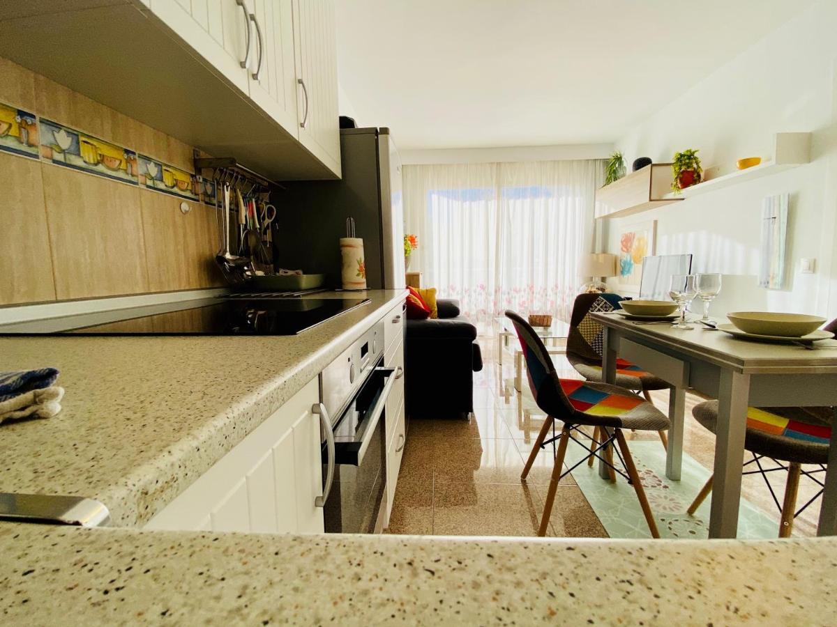 Orange And White Apartment In Yumbo San Bartolomé エクステリア 写真