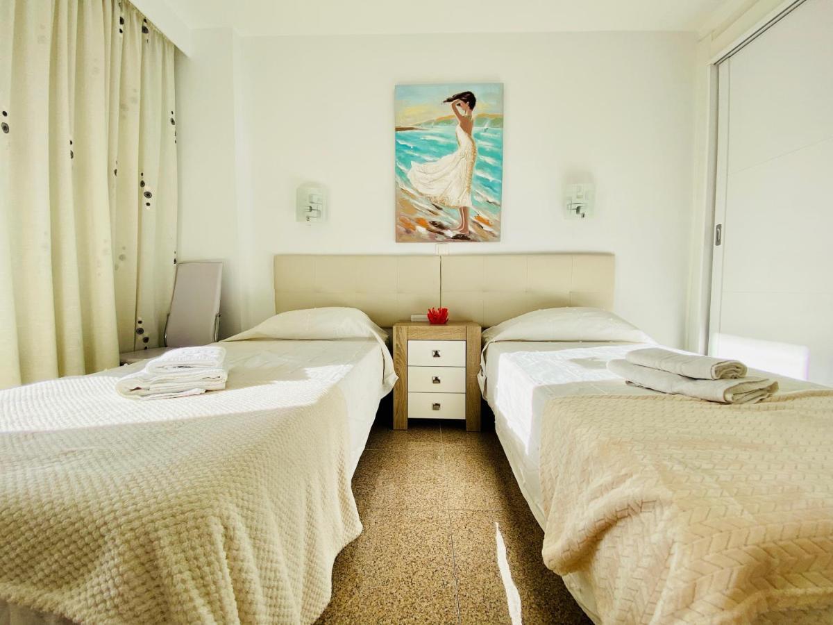 Orange And White Apartment In Yumbo San Bartolomé エクステリア 写真