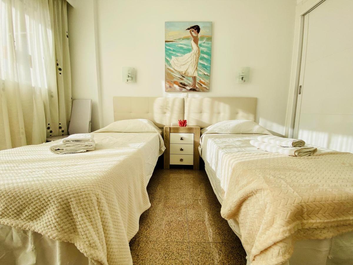 Orange And White Apartment In Yumbo San Bartolomé エクステリア 写真