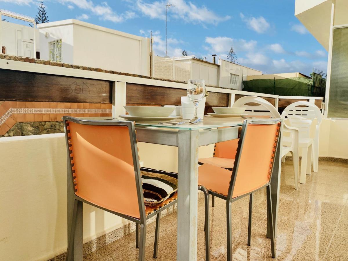 Orange And White Apartment In Yumbo San Bartolomé エクステリア 写真